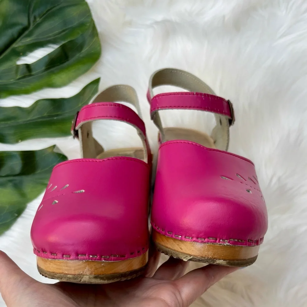Sven Vollsjo Leaf Punch Clog Ankle Strap Fuchsia - Picture 6 of 10